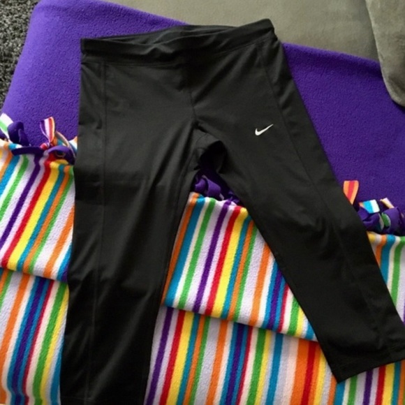 Nike Power Crop - Picture 10 of 16